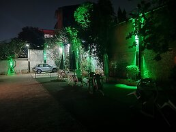 Summit palace international