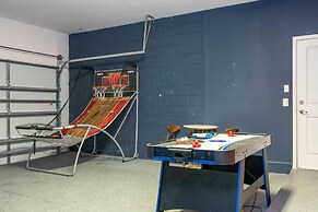 5 Suites - Game Room Theater Room Private Pool