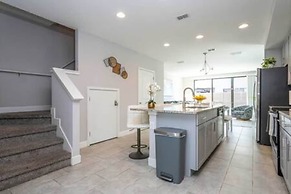 Beautiful 4 Bed 3 5 Bath With Jacuzzi