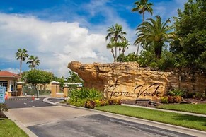 Amazing 5 BR w Game Room Minutes From Disney