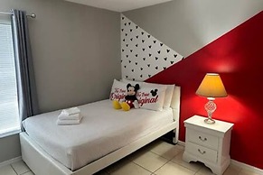 Amazing 5 BR w Game Room Minutes From Disney