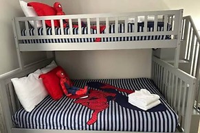 Amazing 5 BR w Game Room Minutes From Disney