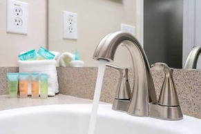 Amazing 5 BR w Game Room Minutes From Disney