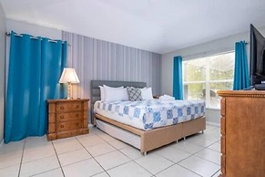 Amazing 5 BR w Game Room Minutes From Disney