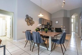 Amazing 5 BR w Game Room Minutes From Disney