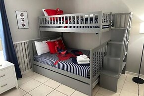 Amazing 5 BR w Game Room Minutes From Disney