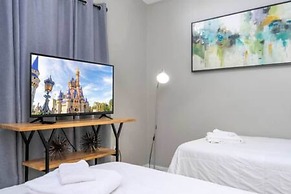 Amazing 5 BR w Game Room Minutes From Disney