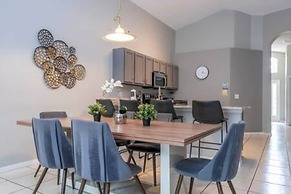 Amazing 5 BR w Game Room Minutes From Disney