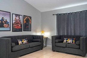 Amazing 5 BR w Game Room Minutes From Disney