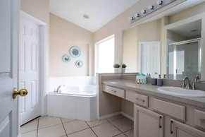 Amazing 5 BR w Game Room Minutes From Disney