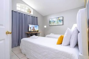 Amazing 5 BR w Game Room Minutes From Disney