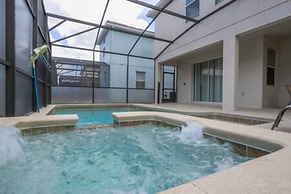 Gorgeous 6 Bedroom w Pool Paradise Palms