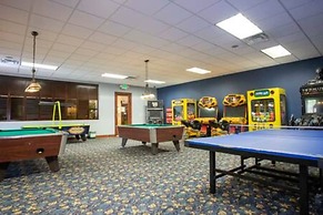 Gorgeous 6 Bedroom w Pool Paradise Palms