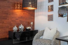 Gorgeous 6 Bedroom w Pool Paradise Palms