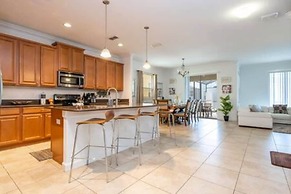 Gorgeous 6 Bedroom w Pool Paradise Palms