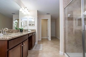 Gorgeous 6 Bedroom w Pool Paradise Palms