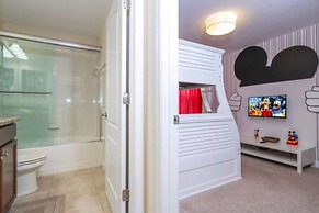 Gorgeous 6 Bedroom w Pool Paradise Palms