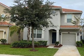 Gorgeous 6 Bedroom w Pool Paradise Palms