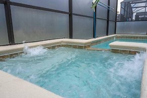 Gorgeous 6 Bedroom w Pool Paradise Palms