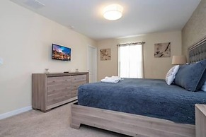 Gorgeous 6 Bedroom w Pool Paradise Palms