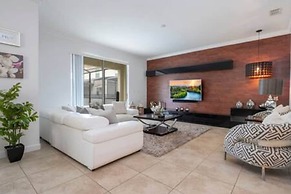 Gorgeous 6 Bedroom w Pool Paradise Palms