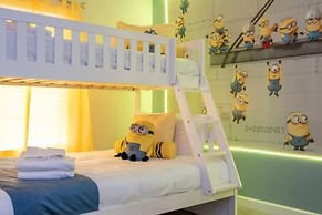 Gorgeous Home With Pool and Lake View