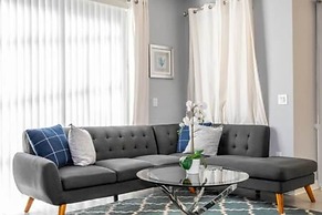 Gorgeous Home With Pool and Lake View