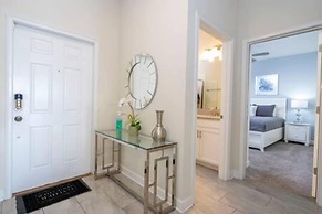 Gorgeous Home With Pool and Lake View