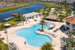 Gorgeous Home With Pool and Lake View