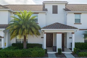 Gorgeous Home With Pool and Lake View
