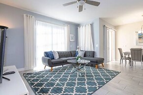 Gorgeous Home With Pool and Lake View