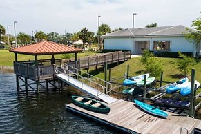 Gorgeous Home With Pool and Lake View