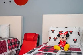 Gorgeous Home With Pool and Lake View