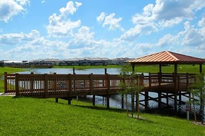 Gorgeous Home With Pool and Lake View