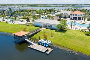 Gorgeous Home With Pool and Lake View