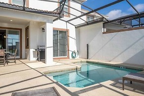 Gorgeous Home With Pool and Lake View