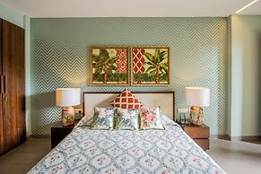 Avior by Hireavilla - 4BR w Infinity Pool in Parra