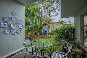 Avior by Hireavilla - 4BR w Infinity Pool in Parra