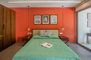 Avior by Hireavilla - 4BR w Infinity Pool in Parra