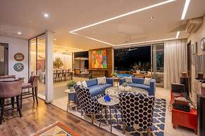 Avior by Hireavilla - 4BR w Infinity Pool in Parra