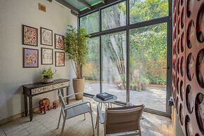 Avior by Hireavilla - 4BR w Infinity Pool in Parra