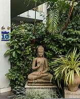 Avior by Hireavilla - 4BR w Infinity Pool in Parra