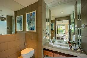 Avior by Hireavilla - 4BR w Infinity Pool in Parra