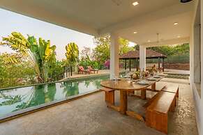 Cliffhouse by Hireavilla -5br w Pvt Pool in Saipem