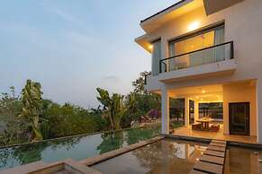 Cliffhouse by Hireavilla -5br w Pvt Pool in Saipem