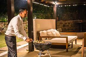 Cliffhouse by Hireavilla -5br w Pvt Pool in Saipem