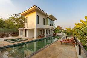 Cliffhouse by Hireavilla -5br w Pvt Pool in Saipem