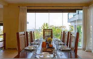 Cliffhouse by Hireavilla -5br w Pvt Pool in Saipem