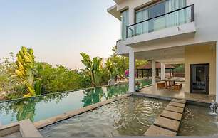 Cliffhouse by Hireavilla -5br w Pvt Pool in Saipem