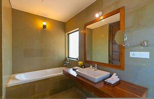 Cliffhouse by Hireavilla -5br w Pvt Pool in Saipem